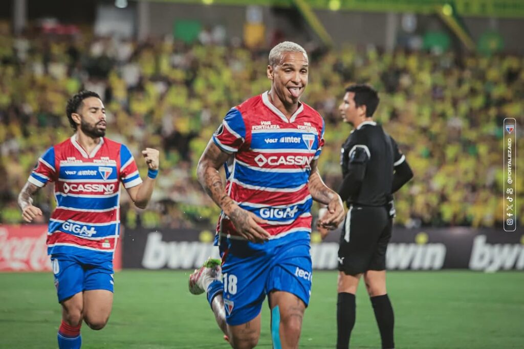 Deyverson, atacante do Fortaleza