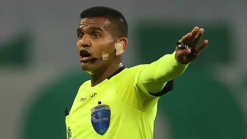 Árbitro Alexis Herrera