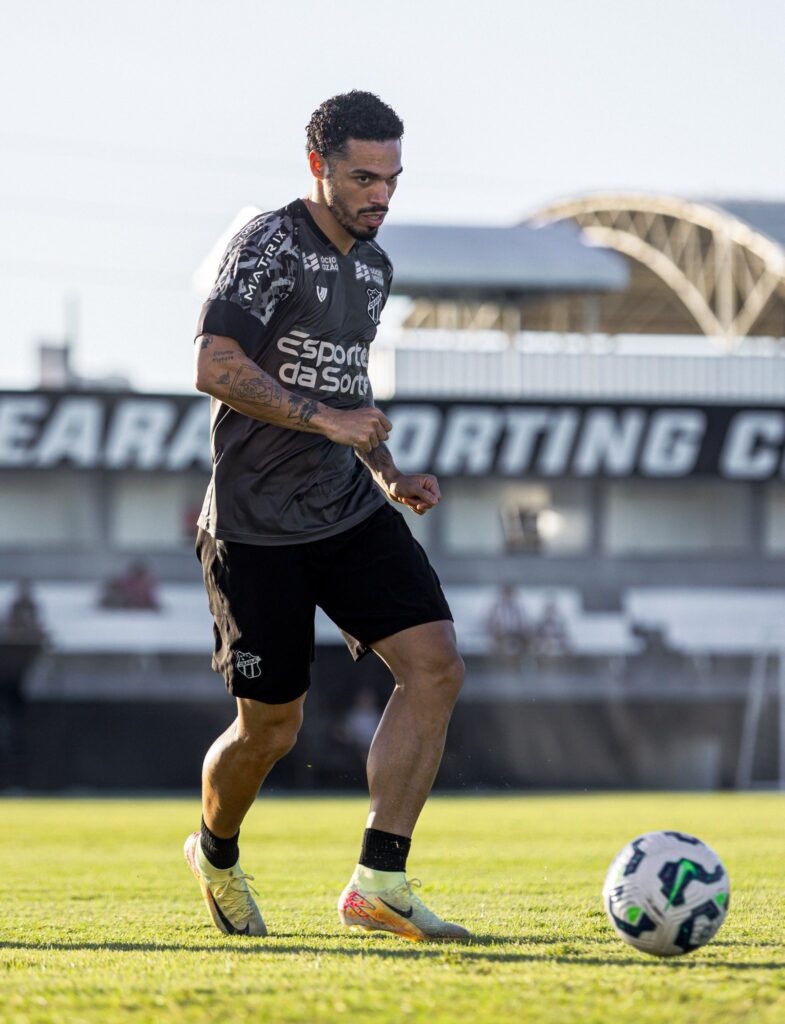 Eder, zagueiro do Ceará / Treino