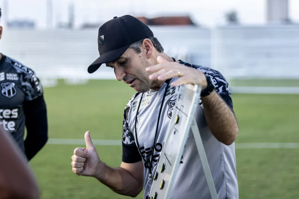 Léo Condé, treinador do Ceará