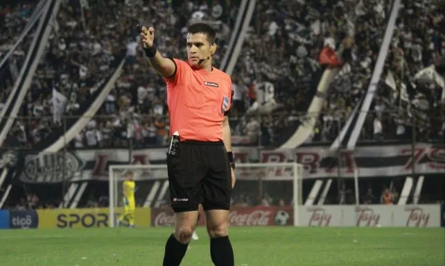 Árbitro Derlis Lopez