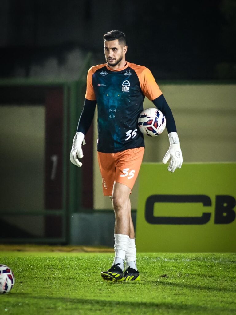 Darlan, goleiro do Floresta