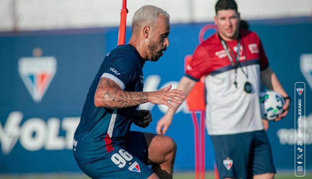 Moisés, atacante do Fortaleza