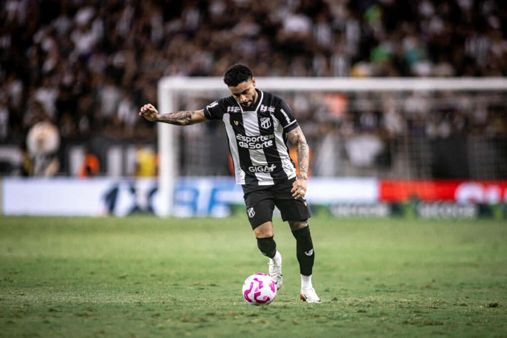 Matheus Bahia, lateral do Ceará