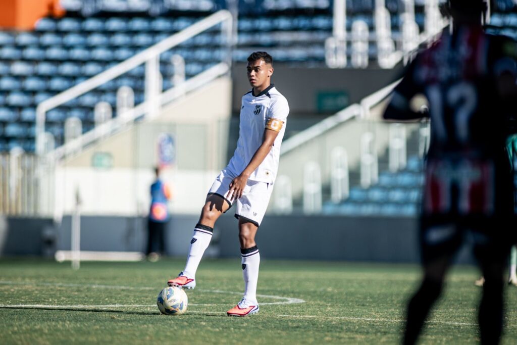 Vinicius Uchella, zagueiro do Ceará Sub-20 / Fares Lopes