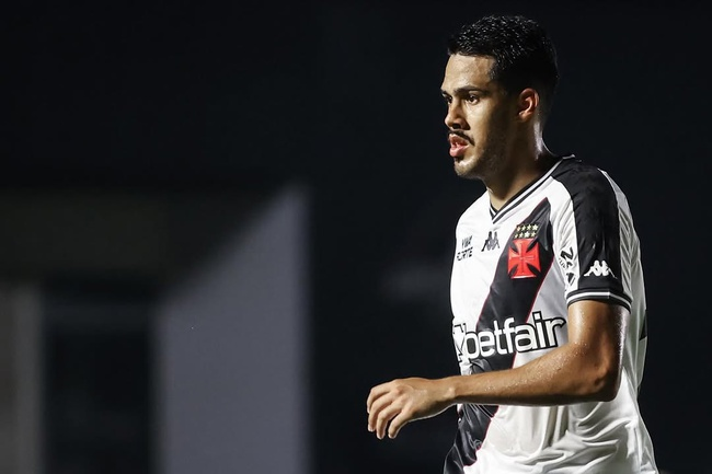 Lucas Oliveira fecha com o Ceará