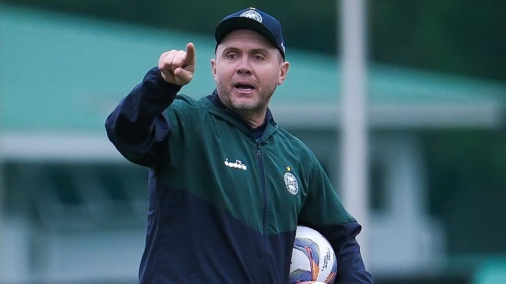 Mozart fecha com o Ceará