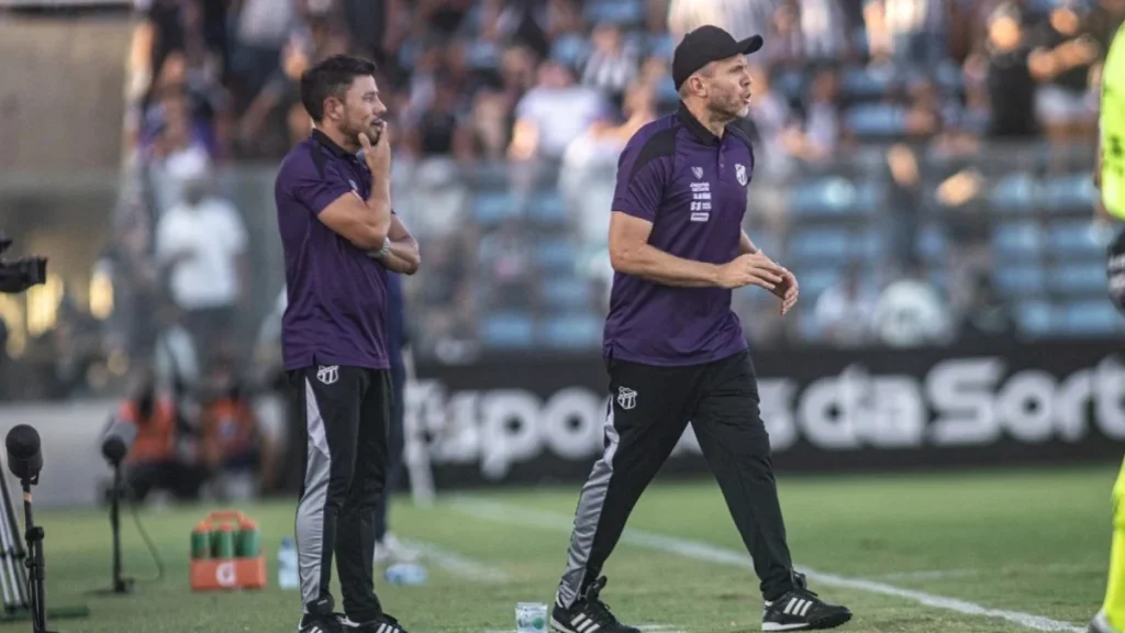 Mozart, treinador do Ceará