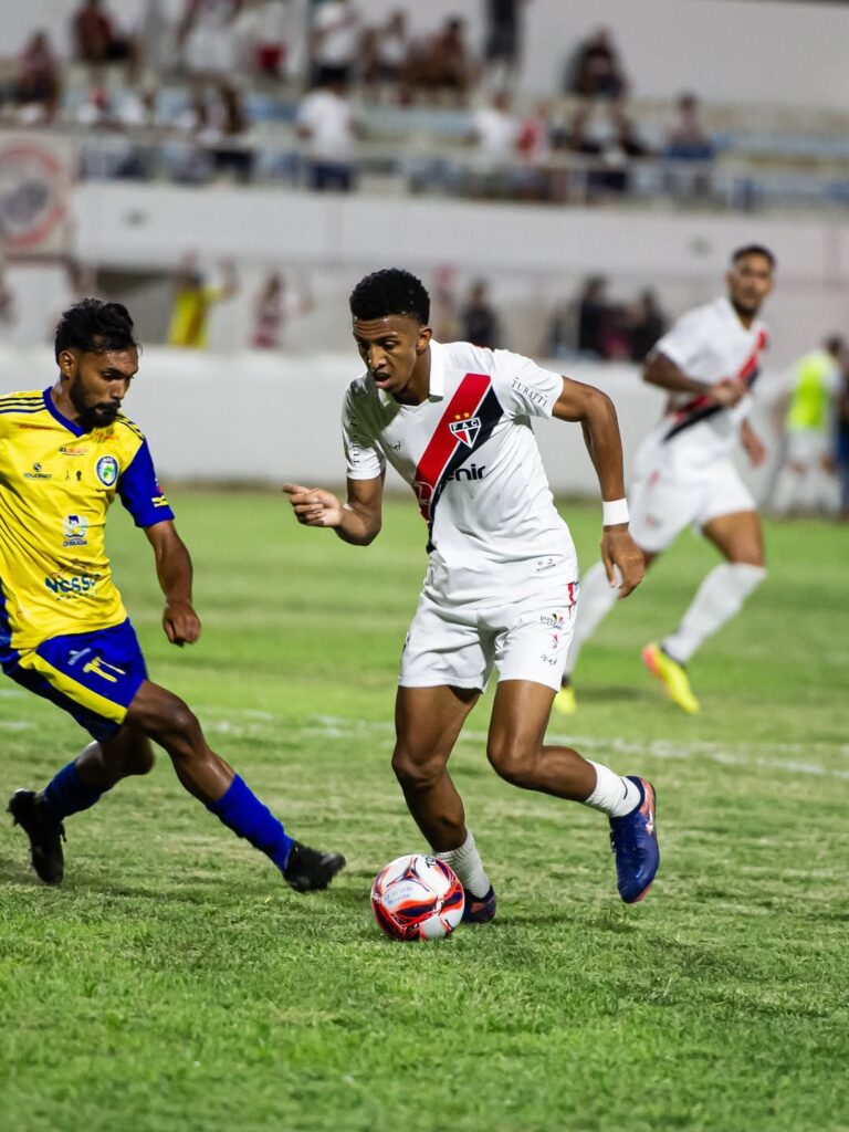 Lucas Black, do Ferroviário