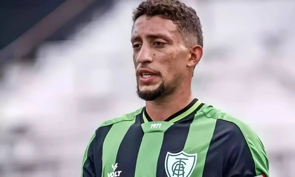 Ceará acerta com Júlio César