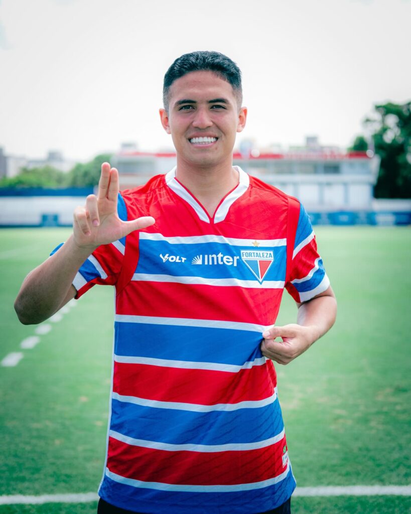 Paulinho, lateral do Fortaleza