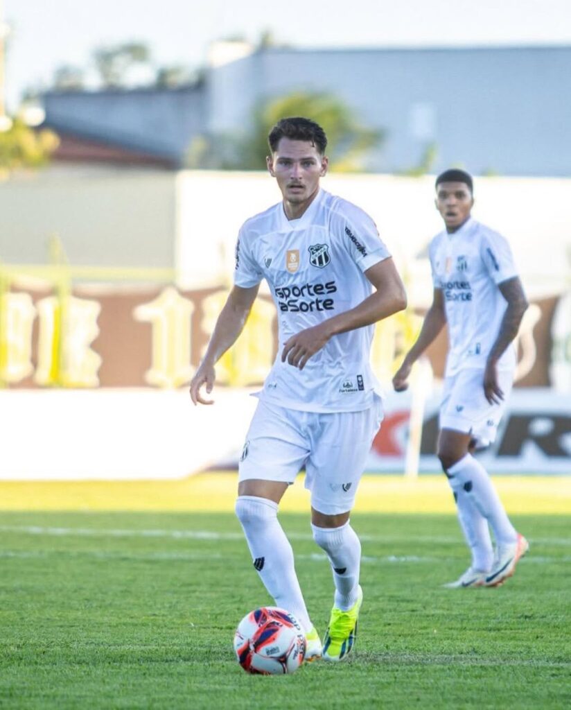 João Gabriel, volante do Ceará