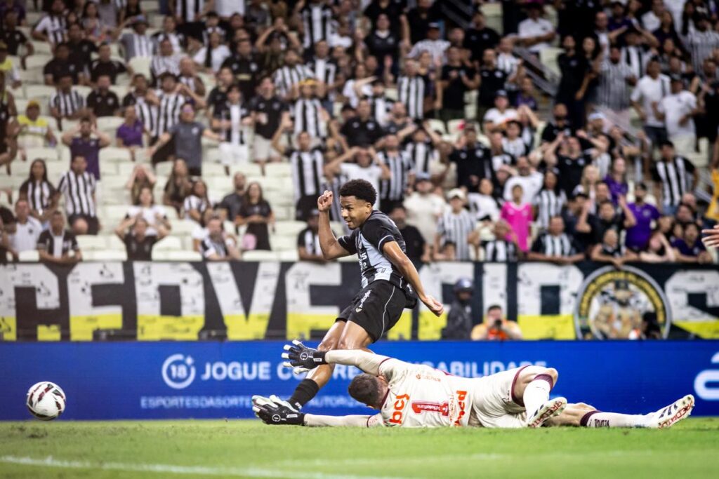 Lucas Lima, volante do Ceará