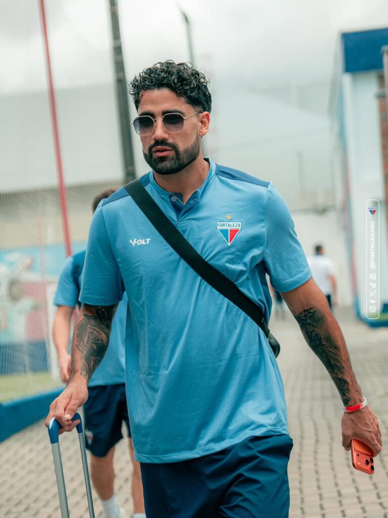 Britez, zagueiro do Fortaleza