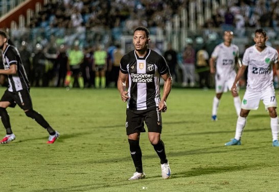 Alex Silva, lateral do Ceará