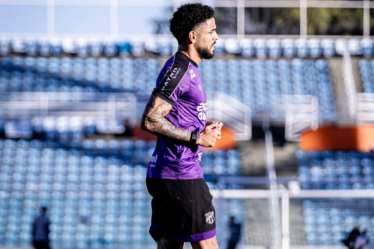 Matheus Bahia, do Ceará, inicia transição após se recuperar de problema no joelho
