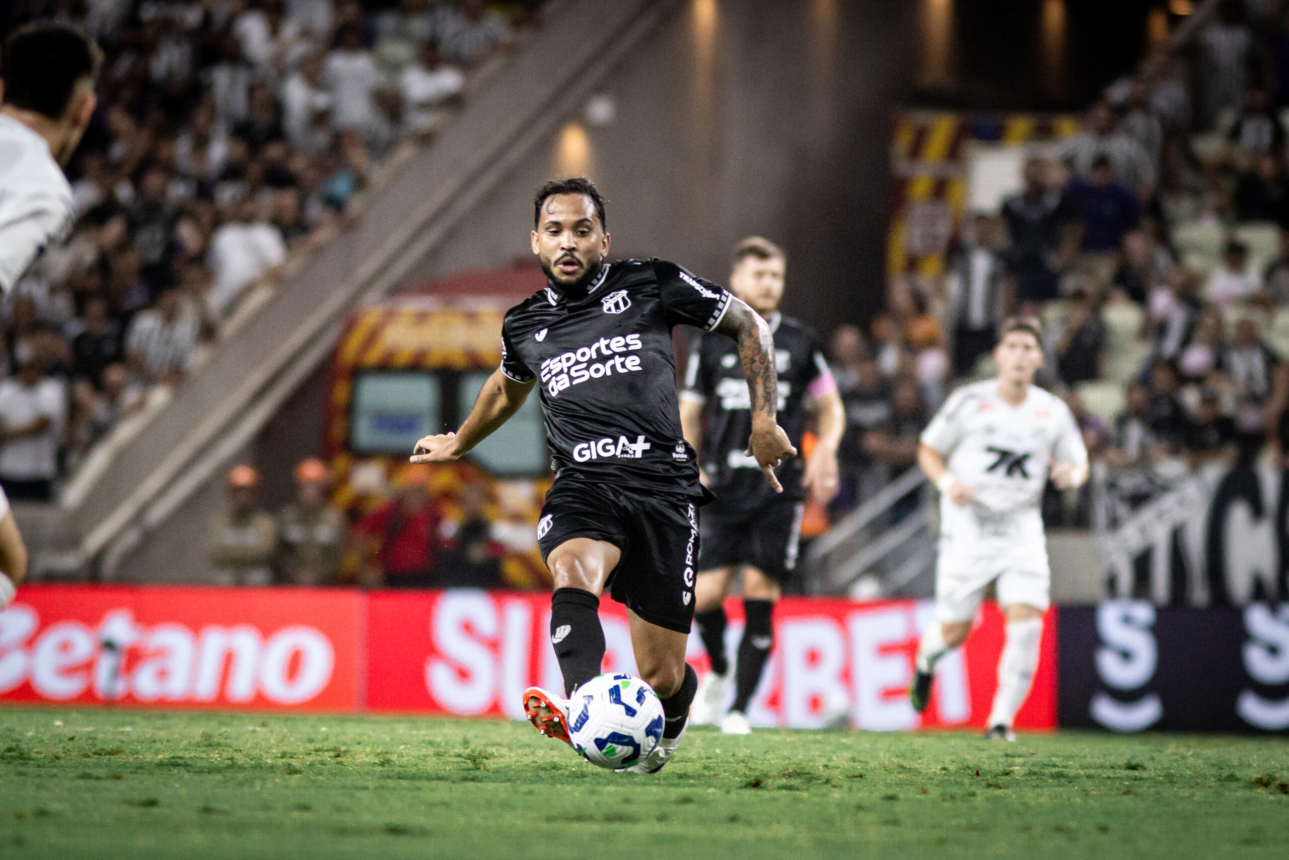 Depois de Lourenço, mais um ex-Ceará é anunciado pelo Goiás