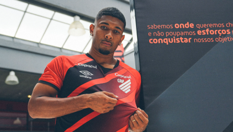 Ceará encaminha acerto com lateral-esquerdo Fernando