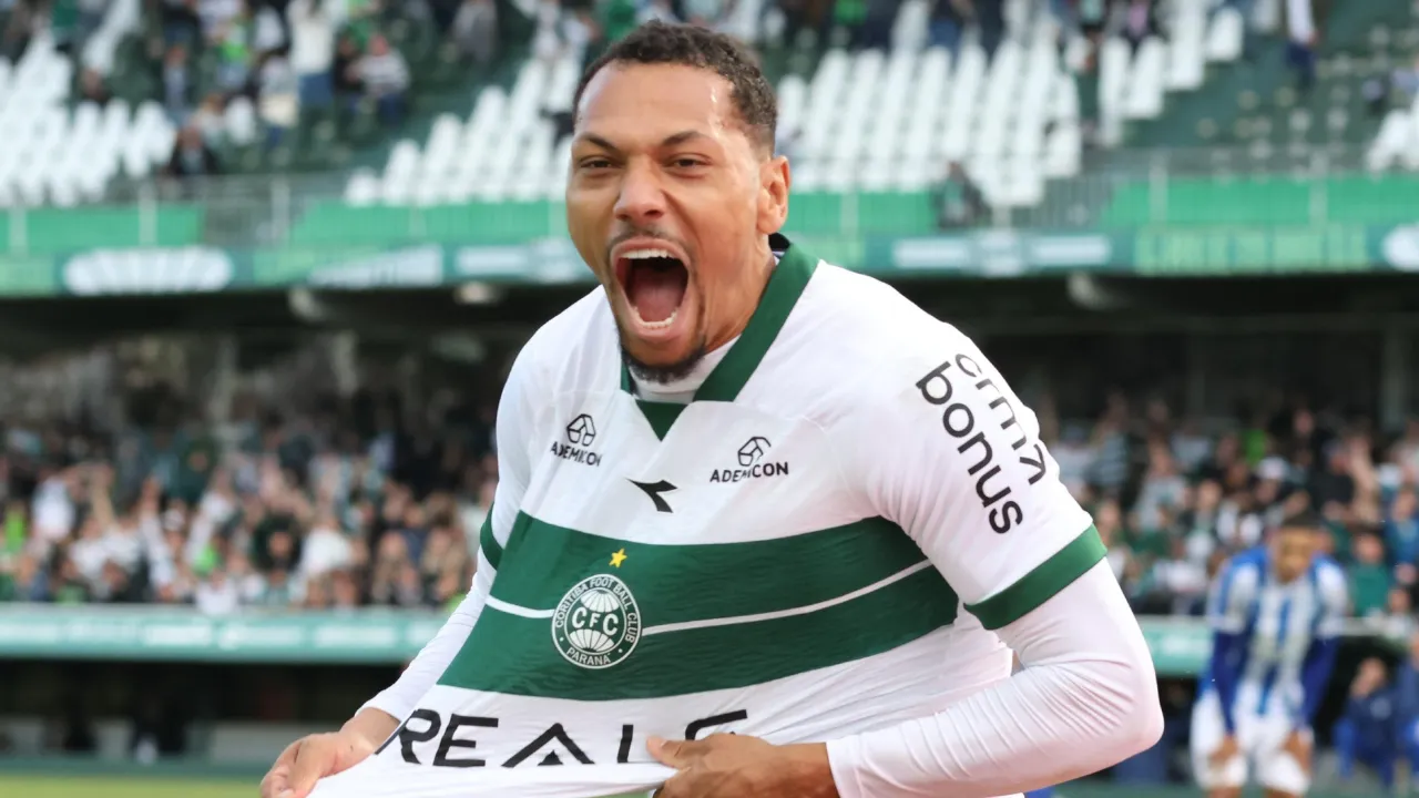 Indicado por Mozart, Ceará negocia com campeão da Série B