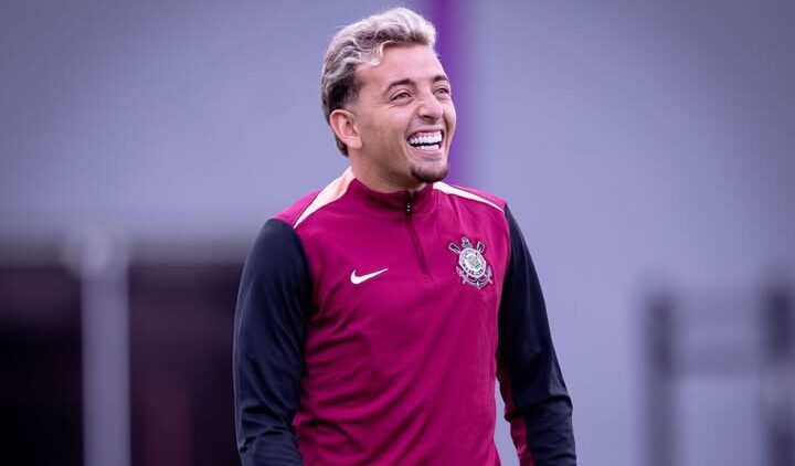 Fortaleza anuncia meio-campista do Corinthians: “Por empréstimo”