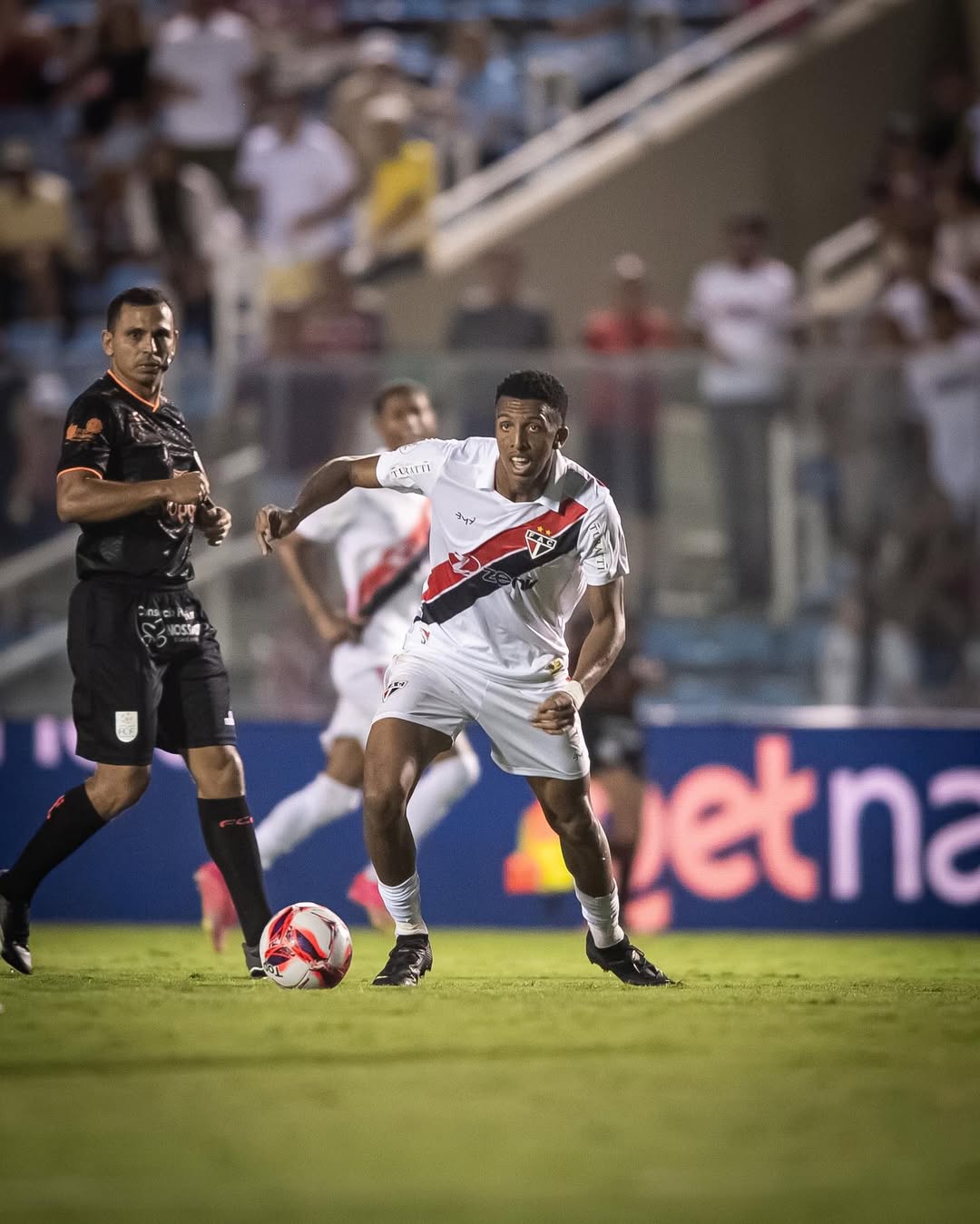 Lucas Black, do Ferroviário, tem proposta de 3 clubes; Um deles é cearense