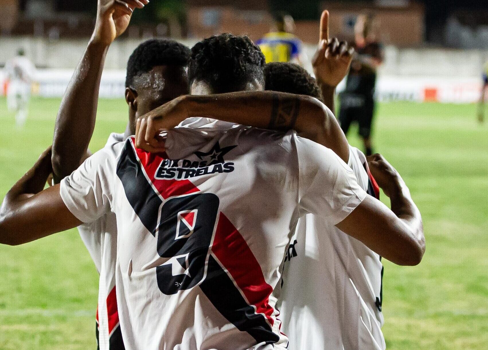 Ferroviário vence Quixadá de virada e avança para 2ª fase do Campeonato Cearense