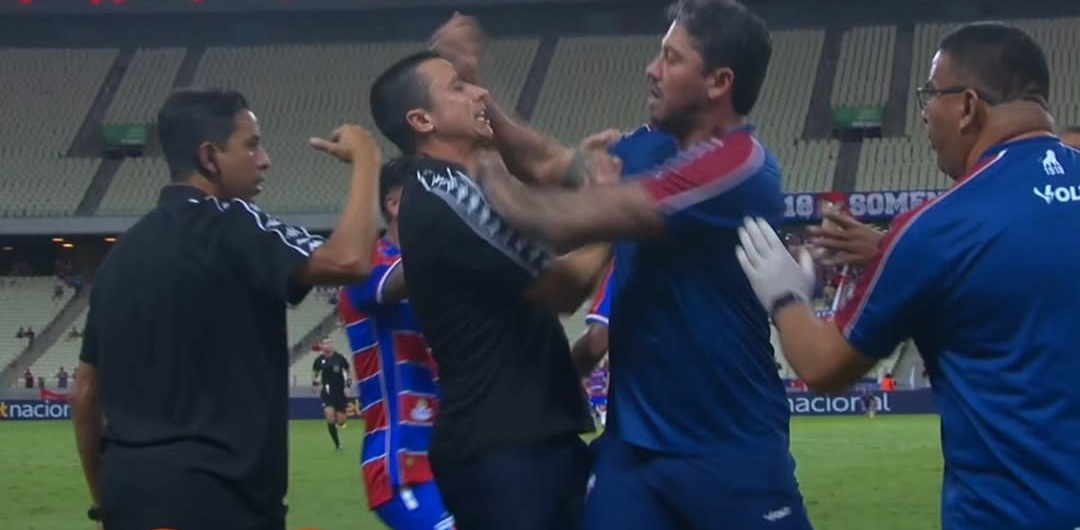 Técnicos de Fortaleza e Cuiabá trocam agressões e são expulsos; Assista
