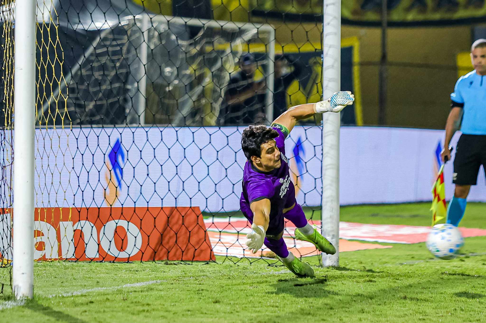 Richard brilha, defende 3 pênaltis e classifica Ceará para 5ª fase da Copa do Brasil