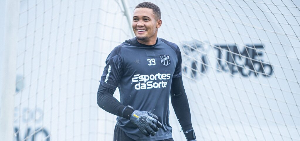 Ceará prorroga contrato de Gustavo Martins, goleiro formado na base: “Até 2028”