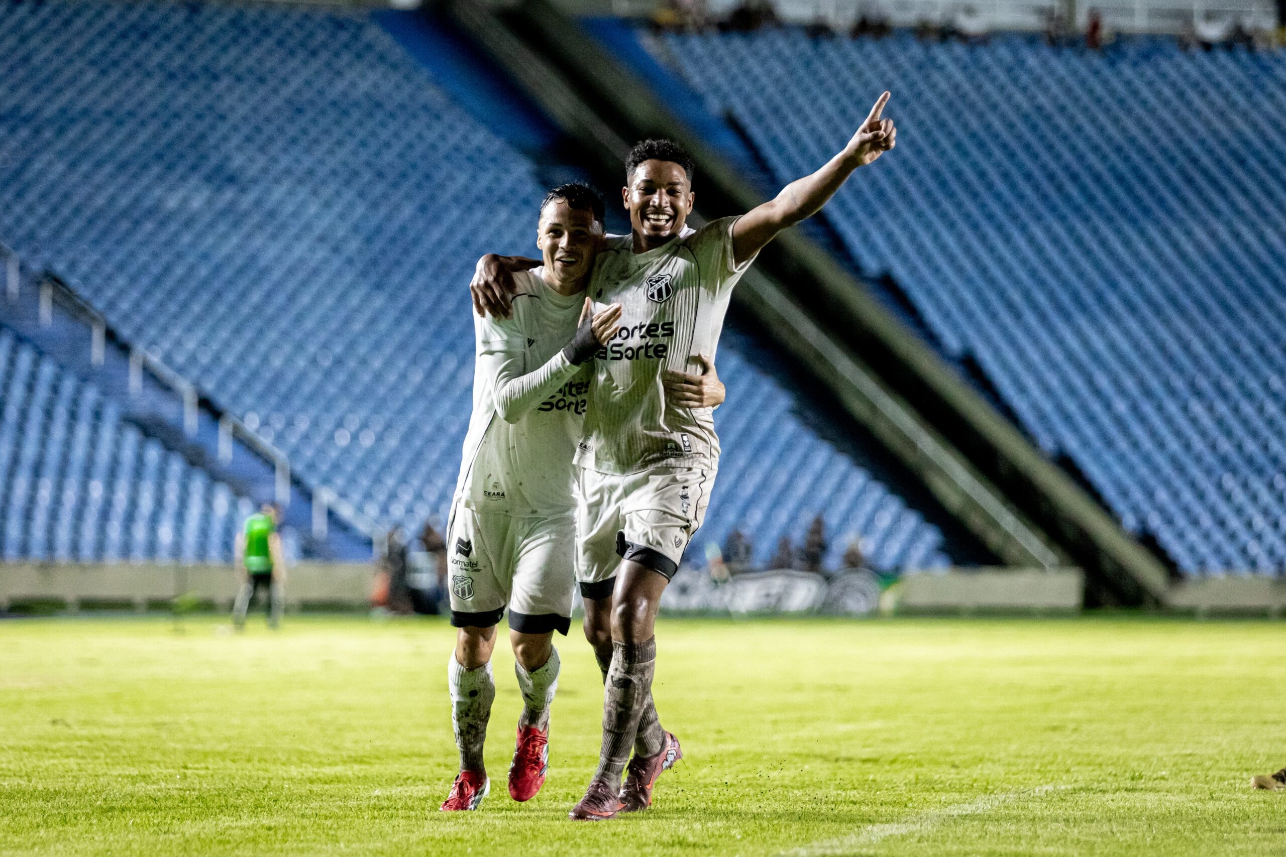 Ceará vence o Maranhão e se classifica para as quartas da Copa do Nordeste; Veja gols